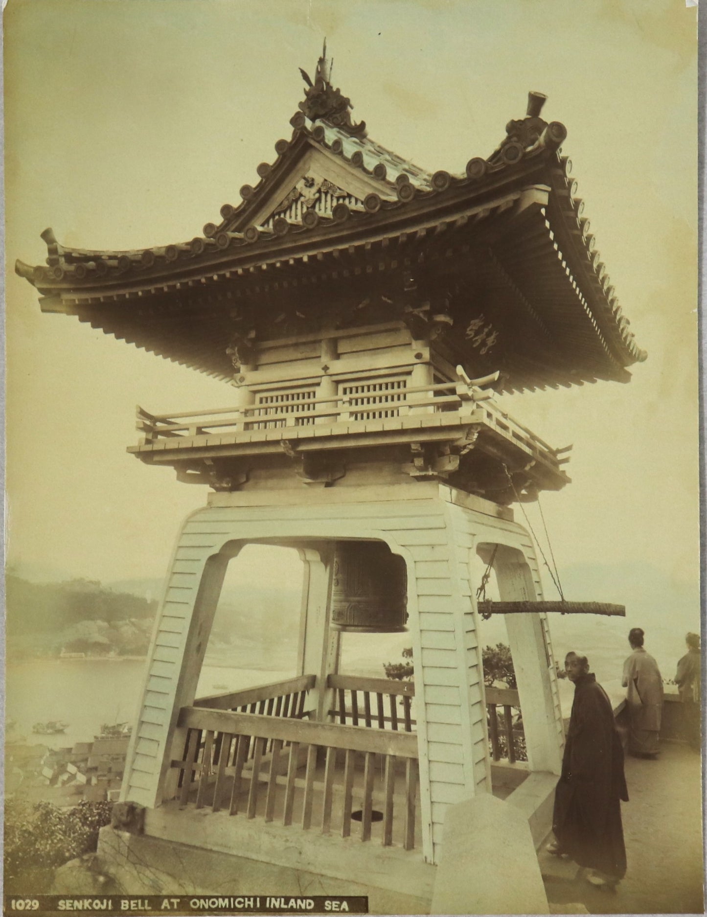 Senkoji bell at Onomichi , inland sea / La cloche du temple Senkoji à Onomichi dans la mer intèrieure