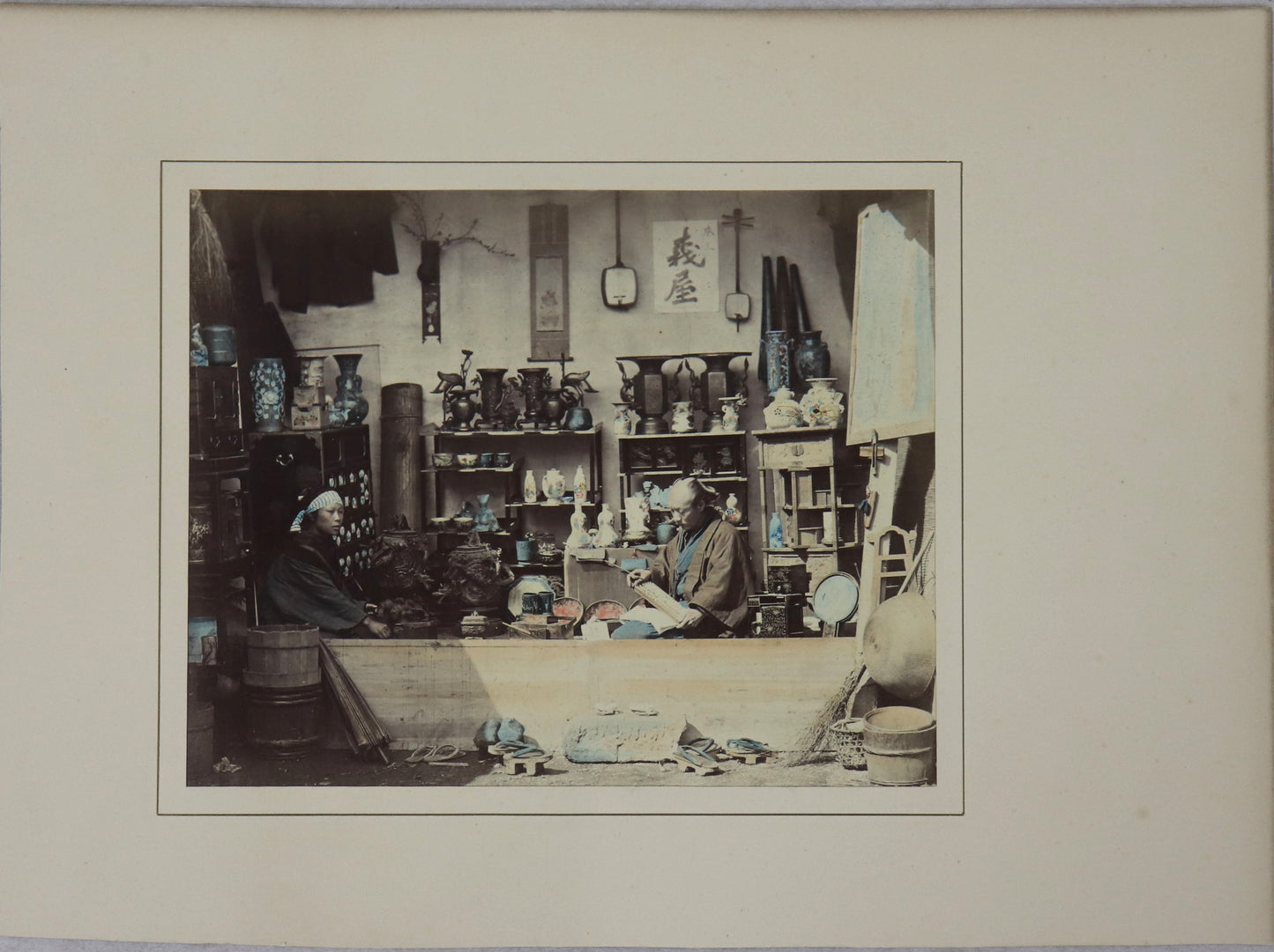 Art Dealer Shop